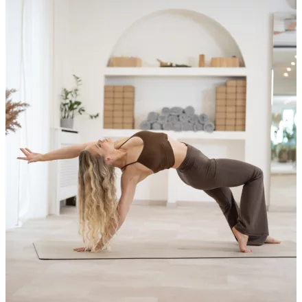 Tasnadi Dia Noi joga